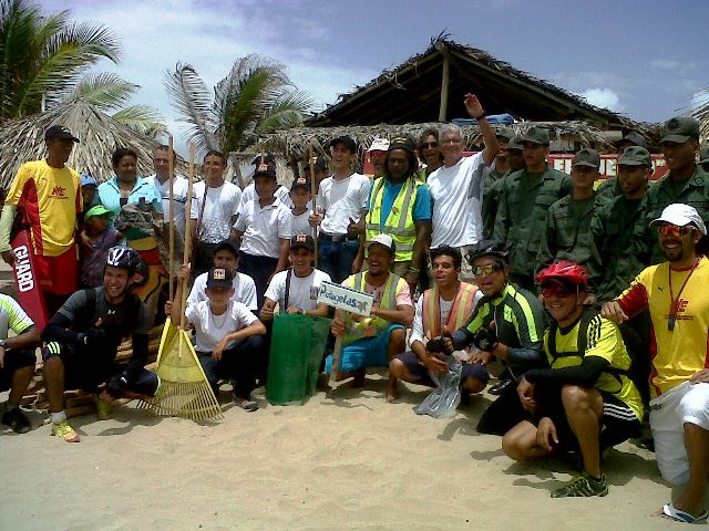 Participantes de la jornada de trabajo voluntario