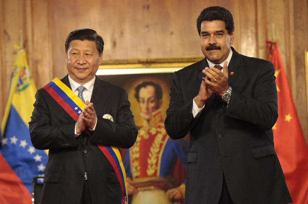El-presidente-chino-Xi-Jinping-junto-a-Nicolás-Maduro-en-su-última-visita-a-Venezuela-el-pasado-julio