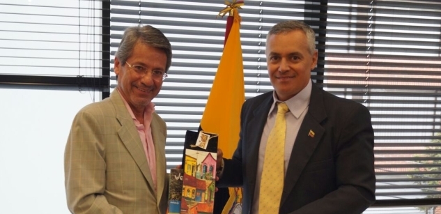 Vice Ali Padron con el Embajador de Ecuador en Colombia 3