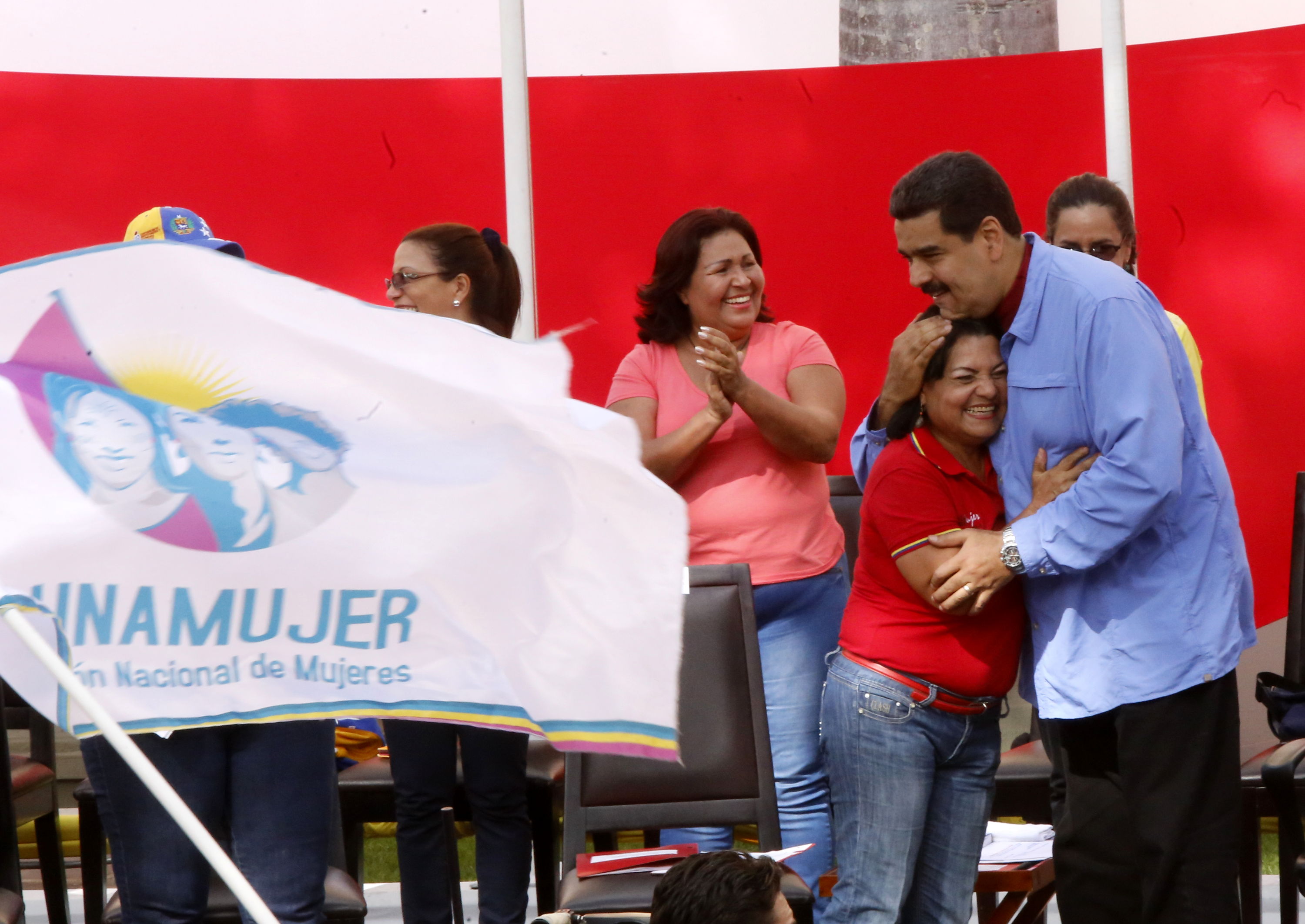 Presidente Maduro con Mujeres de la Patria