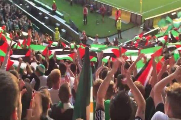 Aficionados-del-Celtic-con-banderas-palestinas