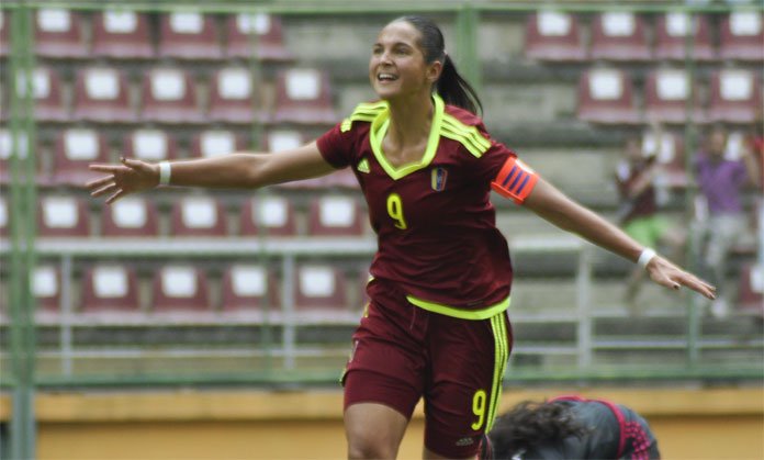 Deyna-Castellanos-65