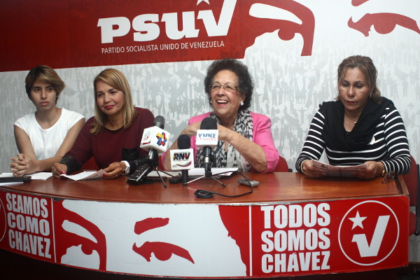Rueda-de-prensa-PSUV-vocera-Maria-Leon