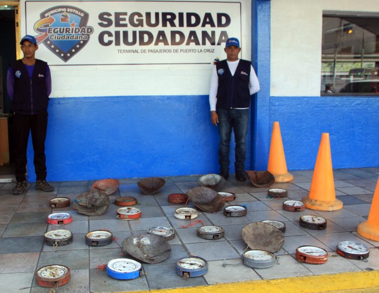 22-pesos-adulterados-fueron-destruidos-por-funcionarios-de-Seguridad-Ciudadana-1-768x595