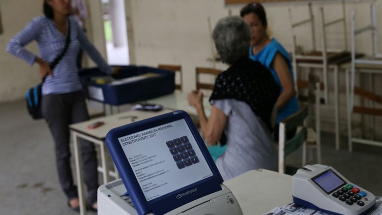 ELECCIONES-CNE-MAQUINAS-VOTACION-CONSTITUYENTE