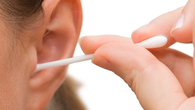 Effective-Home-Remedies-For-Ear-Wax