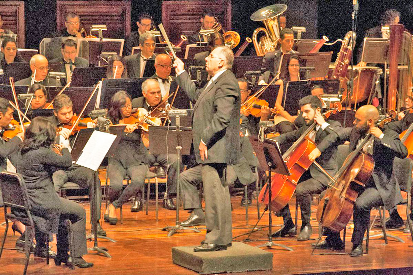 La-OSMC-rendirá-homenaje-el-sábado-a-Leonard-Bernstein-en-el-Teatro-Municipal-