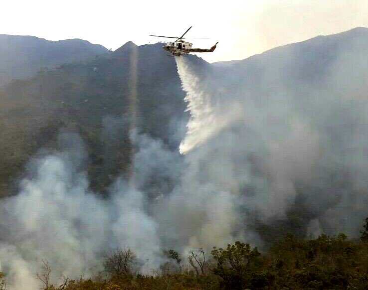 GNB desplegada en las labores de extinción de incendio en el Parque Nacional Macarao (3)