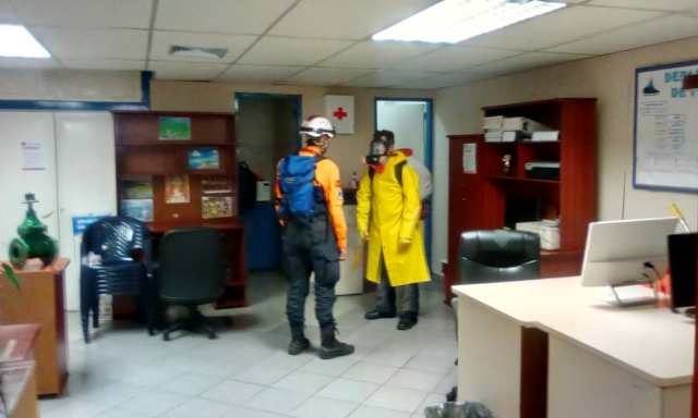 Equipos de Protección Civil realizaron desinfección de los espacios de la sede de la Hidrológica de Campo Elías (Foto DCIM)