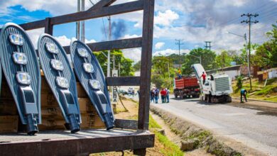 Alcalde inspeccionó las labores de colocación de más de 100 toneladas de asfalto en la autopista Charallave-Ocumare