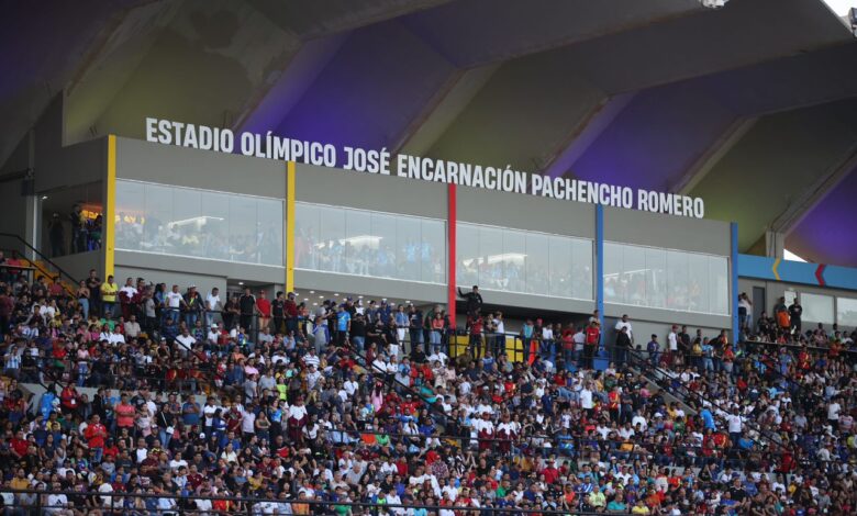 Estadio Pachencho Romero lleno en juego de la Primera División