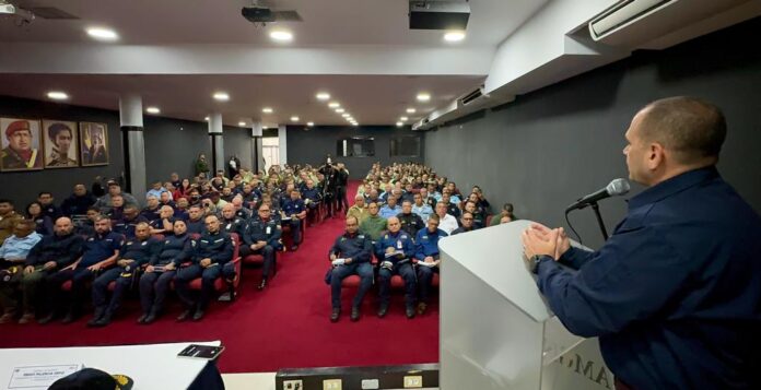 Ceballos evaluó estrategias con 149 directores de cuerpos policiales