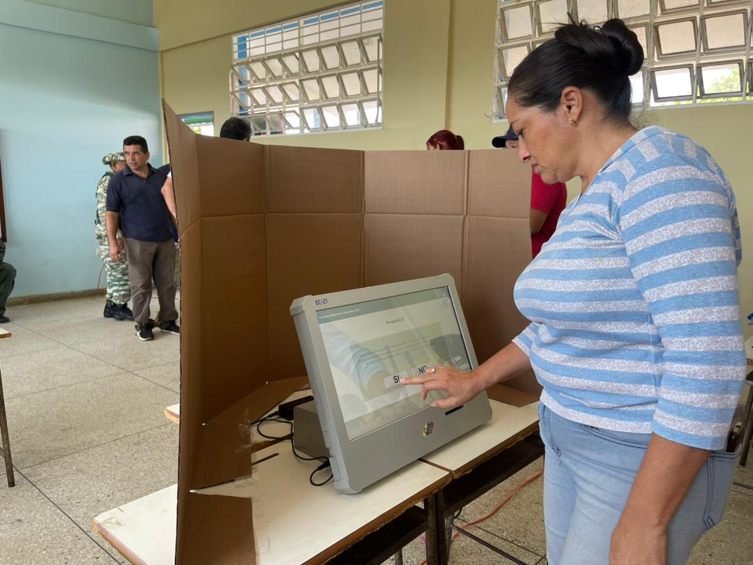 Zulianos participaron masivamente en el simulacro del referendo consultivo