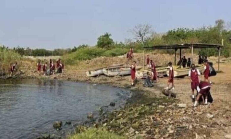 Jornada de Sensibilización y Saneamiento Ambiental se despliega en la Costa Oriental del Lago